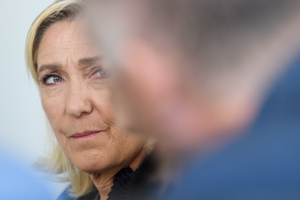 motion de censure, gouvernement, Sophie de Menthon, Marine Le Pen, vote, lettre ouverte